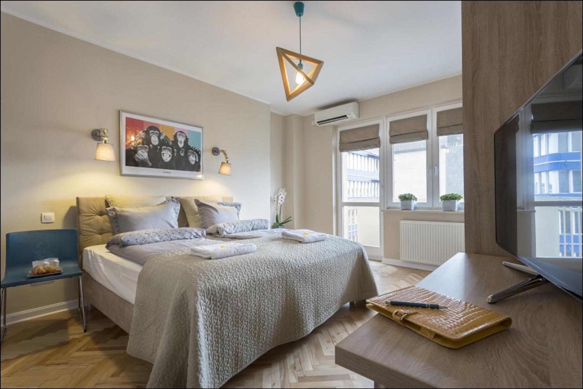 P&O City Center Apartments Varşovia Exterior foto